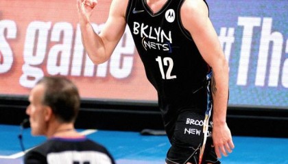 世界杯在线投注-7记三分掀篮网进攻狂潮 第四巨头令绿军无力招架